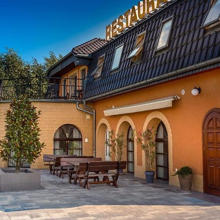 Hotel Lawendowy Ogrod Brieg Exterior foto