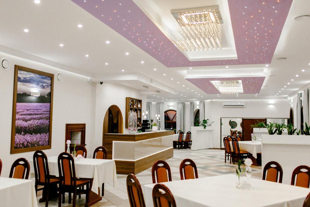 Hotel Lawendowy Ogrod Brieg Exterior foto